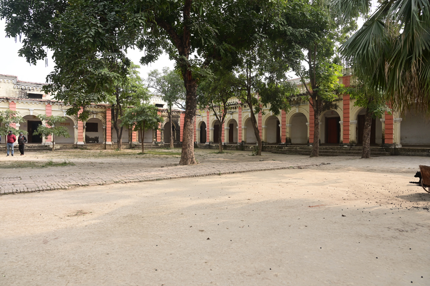 Tilak dhari College